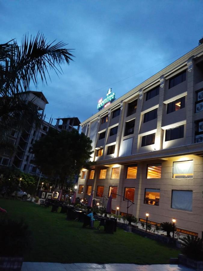 Sai Neem Tree Hotel Shirdi Bagian luar foto