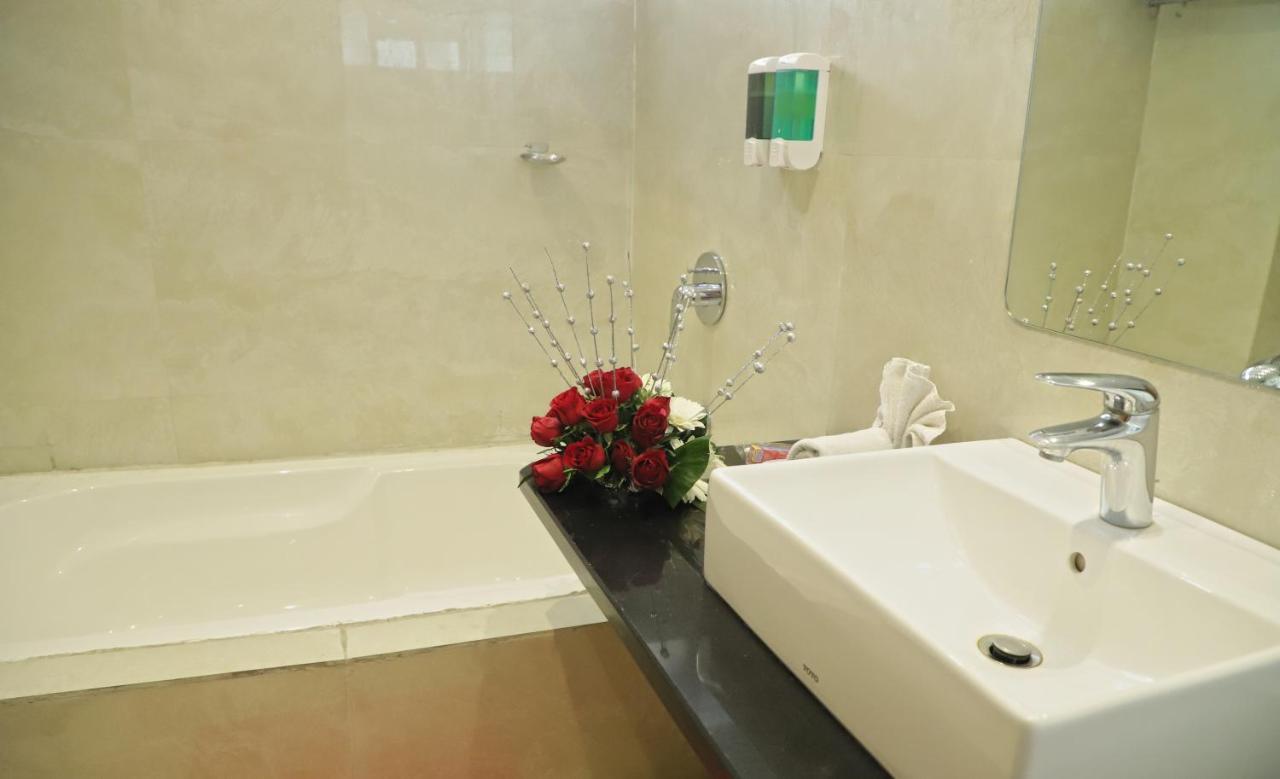 Sai Neem Tree Hotel Shirdi Bagian luar foto