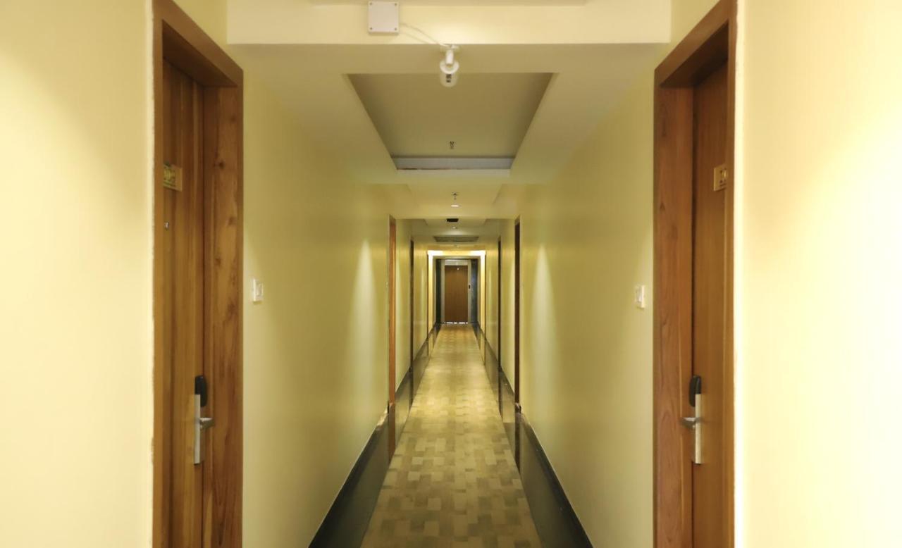 Sai Neem Tree Hotel Shirdi Bagian luar foto