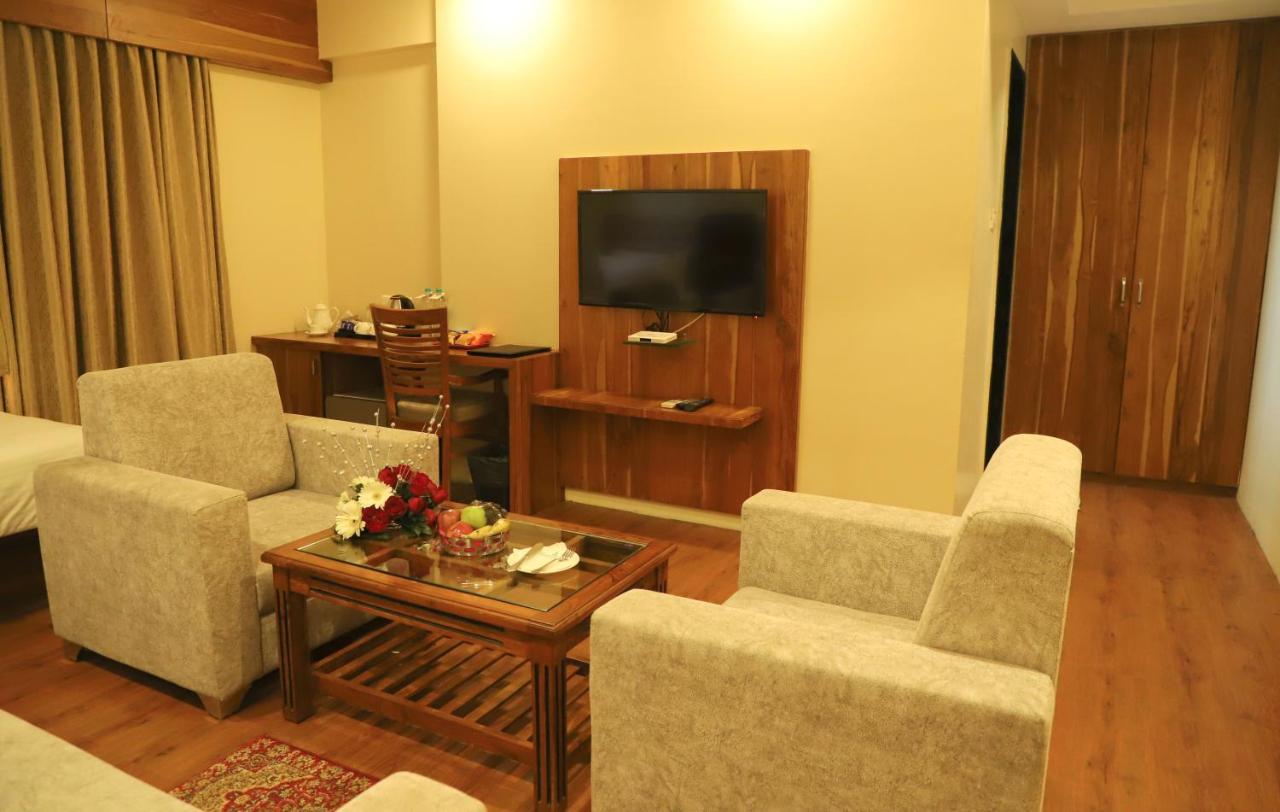 Sai Neem Tree Hotel Shirdi Bagian luar foto