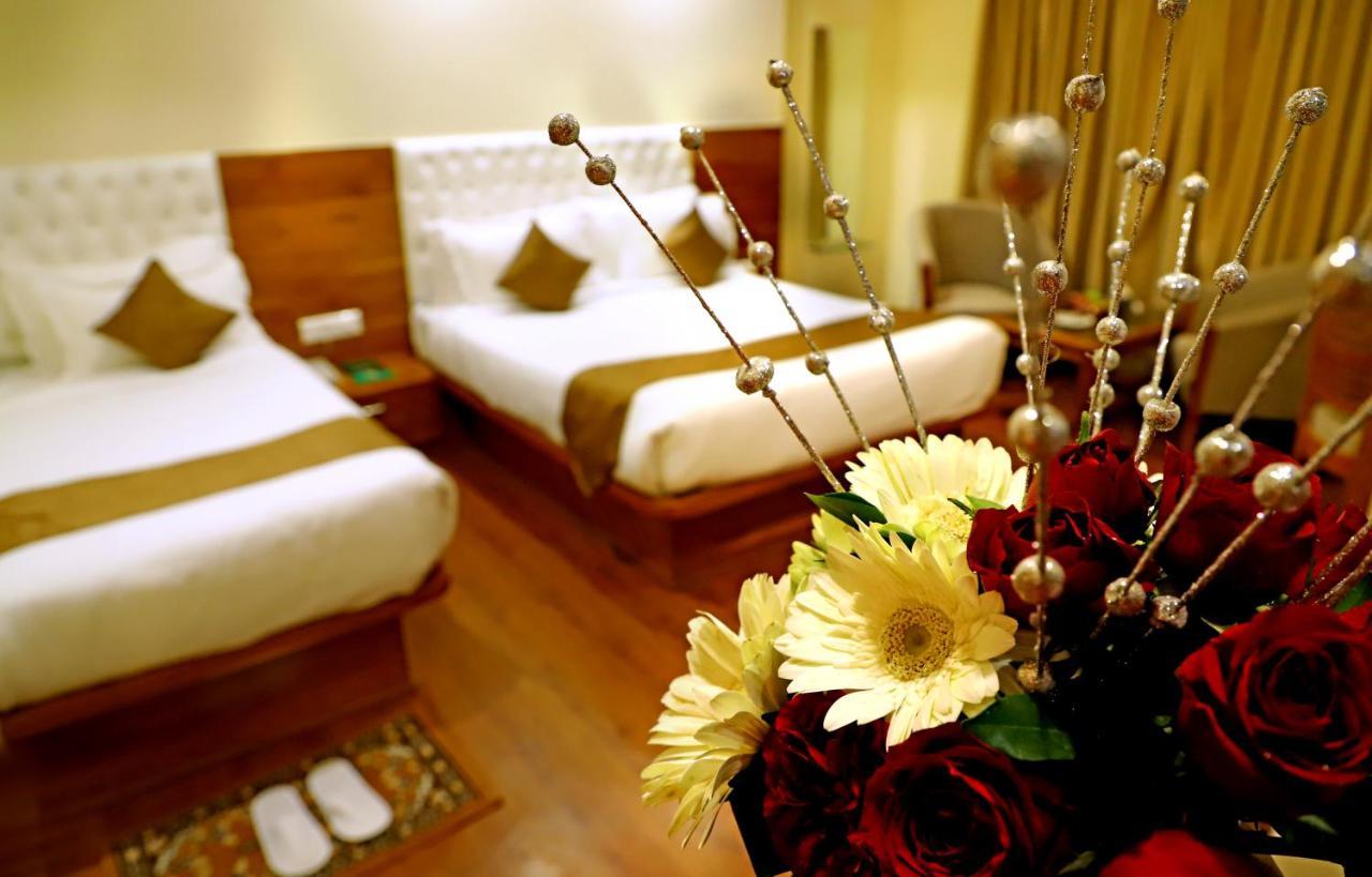 Sai Neem Tree Hotel Shirdi Bagian luar foto