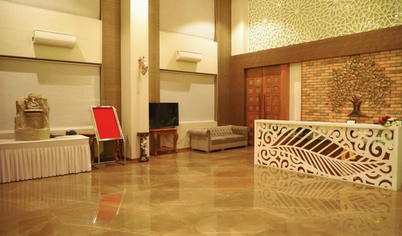 Sai Neem Tree Hotel Shirdi Bagian luar foto