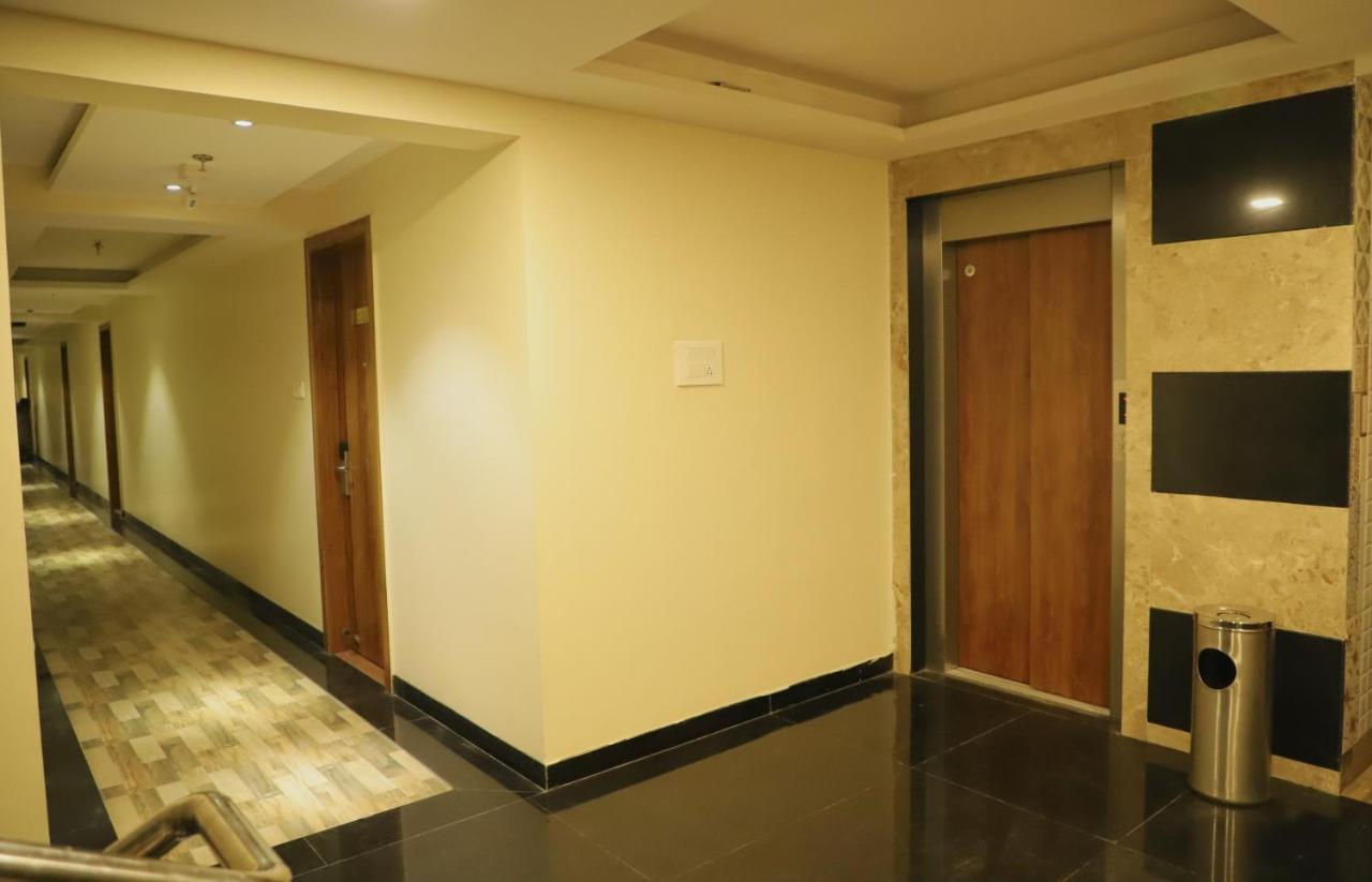 Sai Neem Tree Hotel Shirdi Bagian luar foto