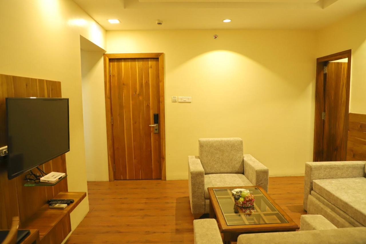 Sai Neem Tree Hotel Shirdi Bagian luar foto