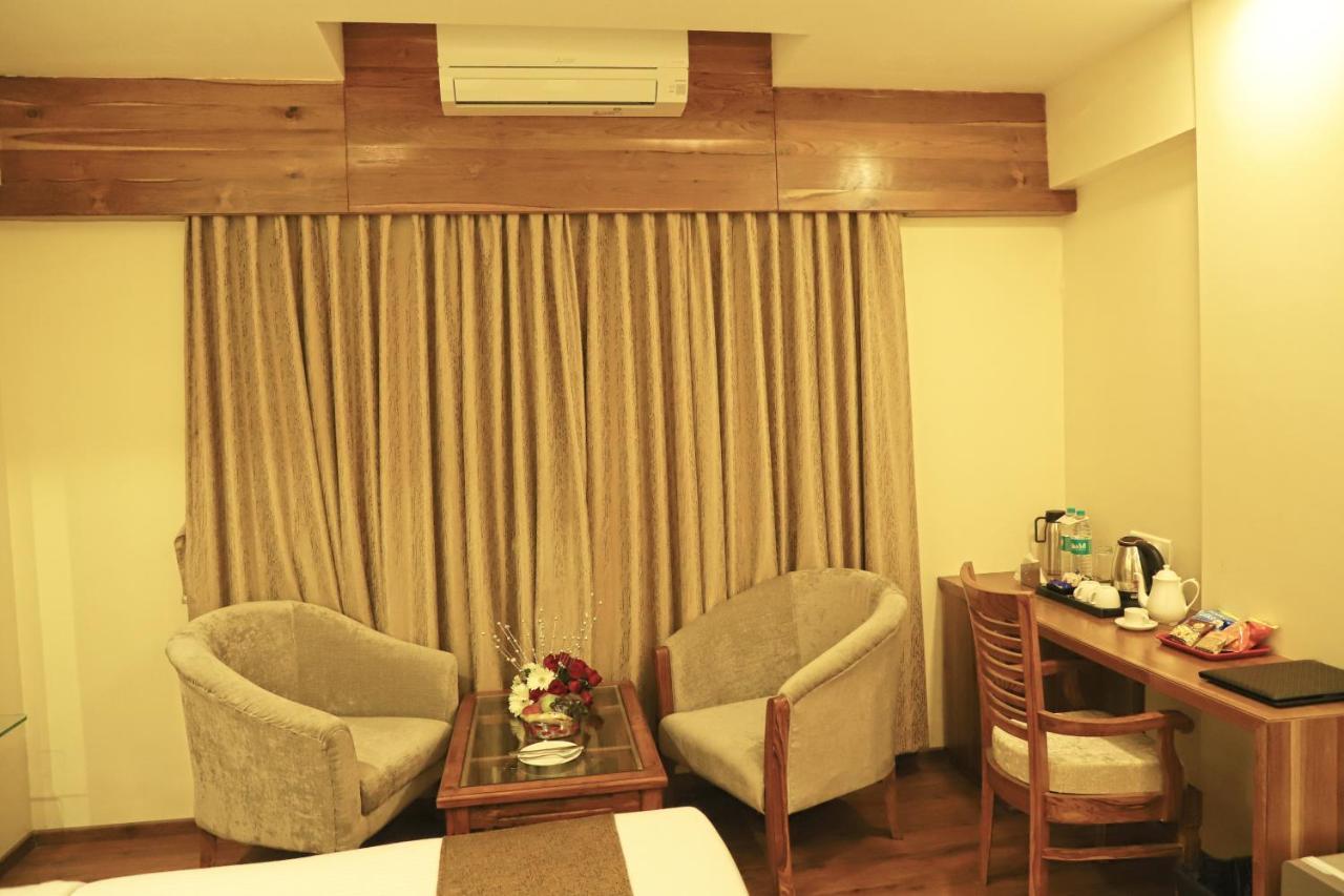 Sai Neem Tree Hotel Shirdi Bagian luar foto
