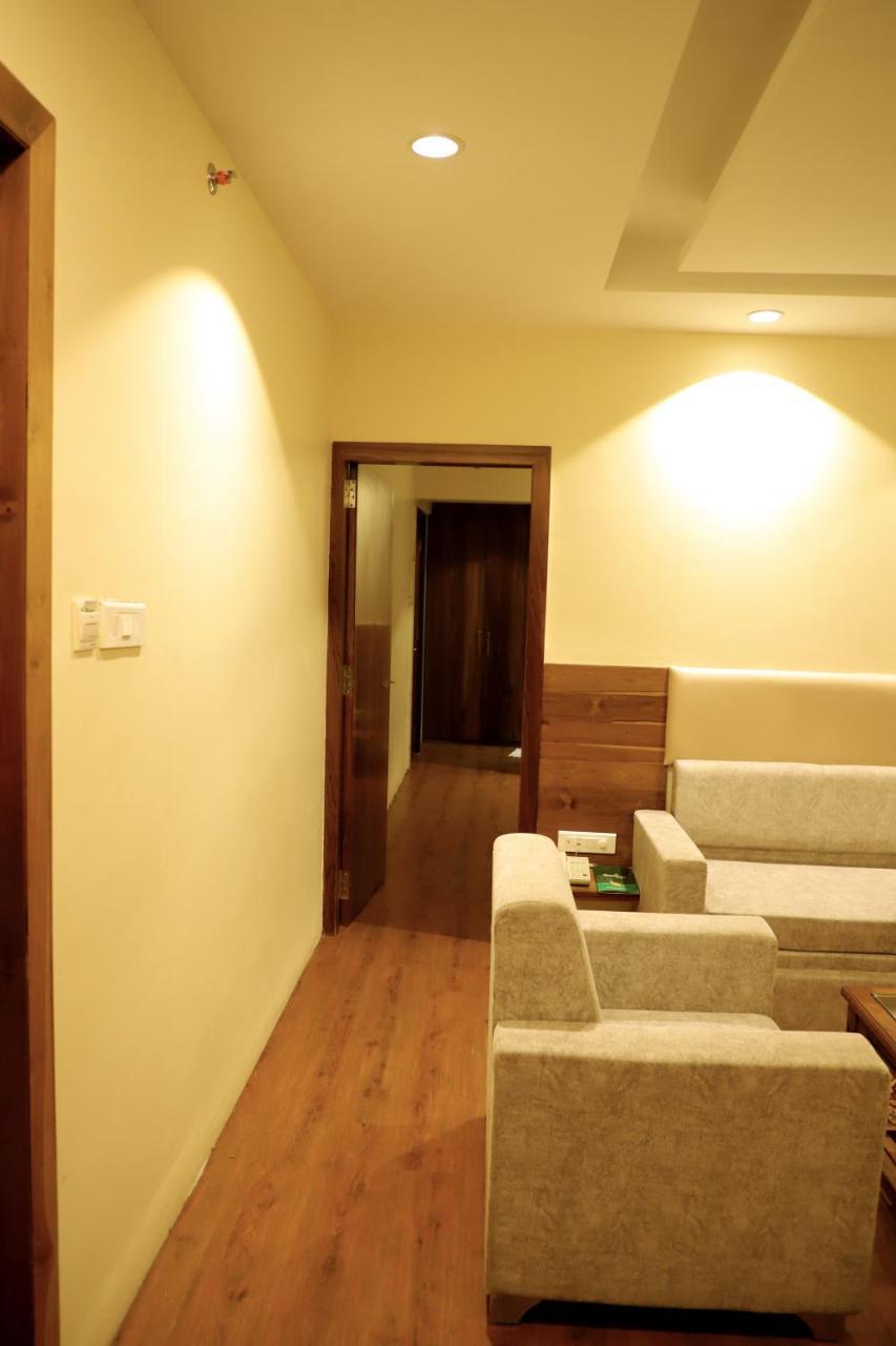 Sai Neem Tree Hotel Shirdi Bagian luar foto