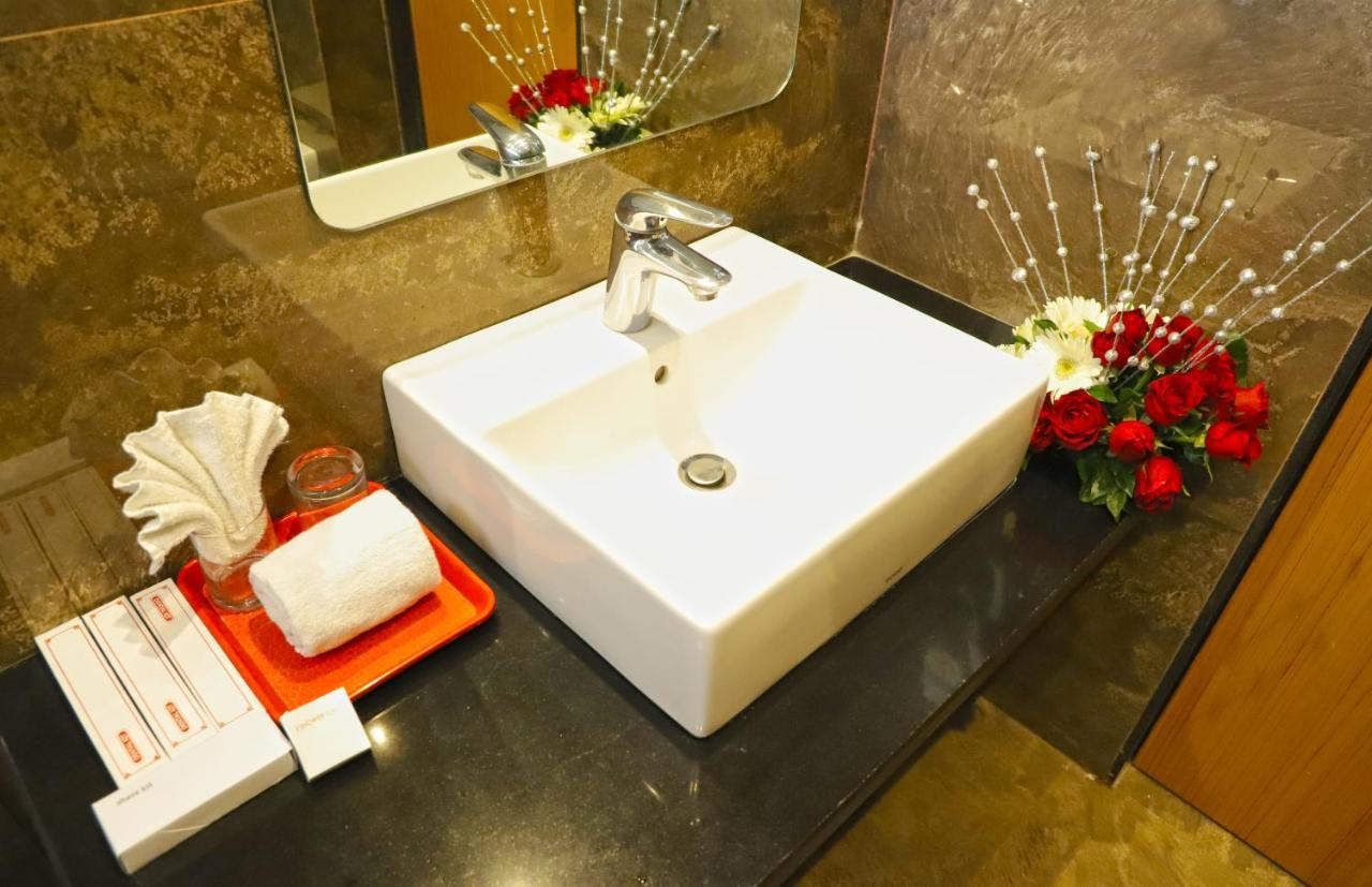 Sai Neem Tree Hotel Shirdi Bagian luar foto