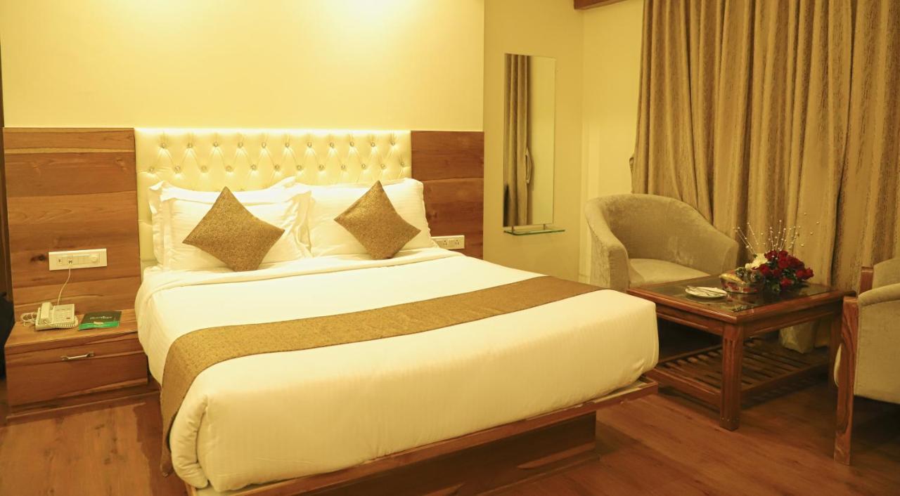 Sai Neem Tree Hotel Shirdi Bagian luar foto