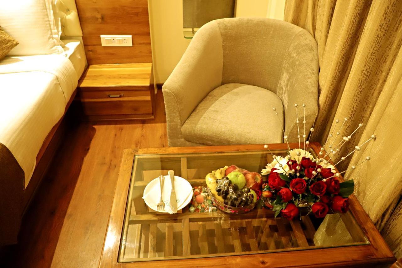 Sai Neem Tree Hotel Shirdi Bagian luar foto