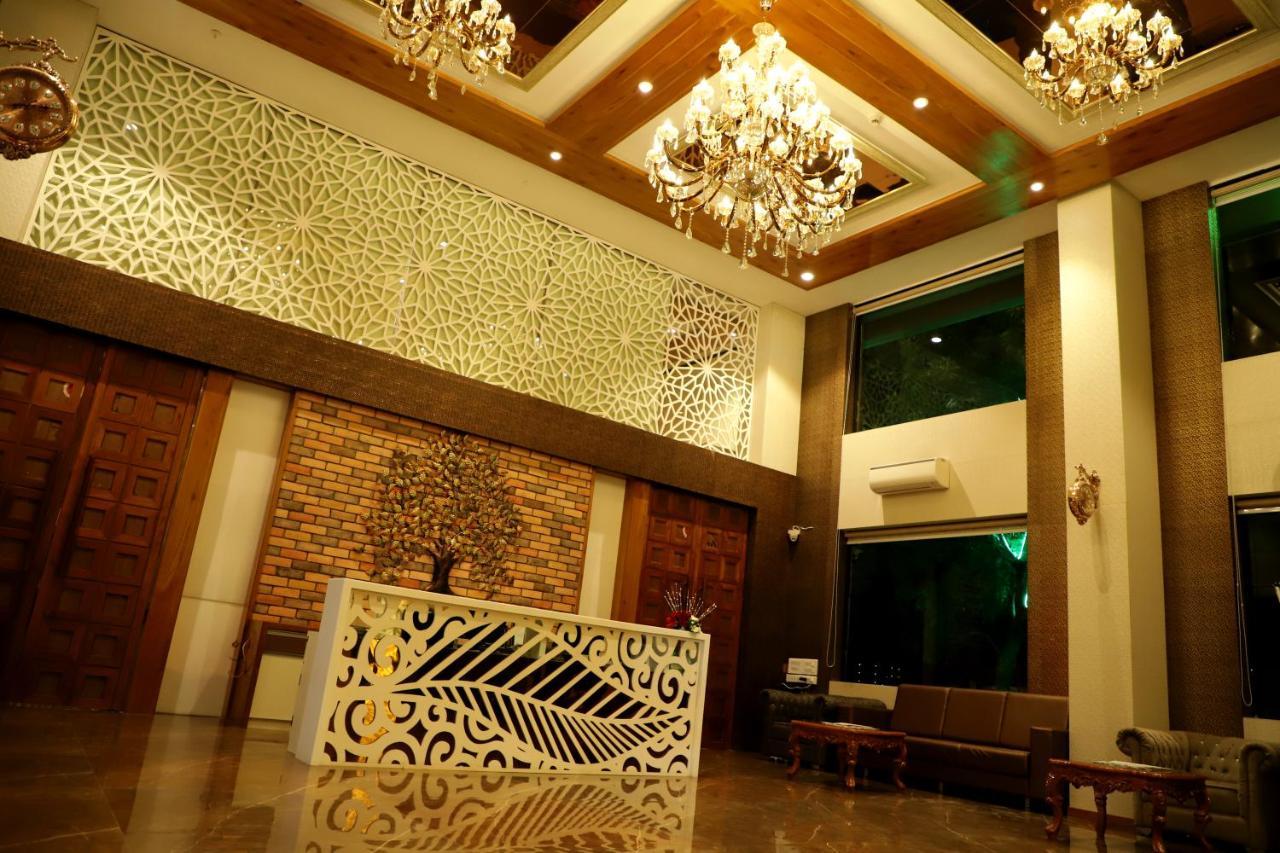 Sai Neem Tree Hotel Shirdi Bagian luar foto