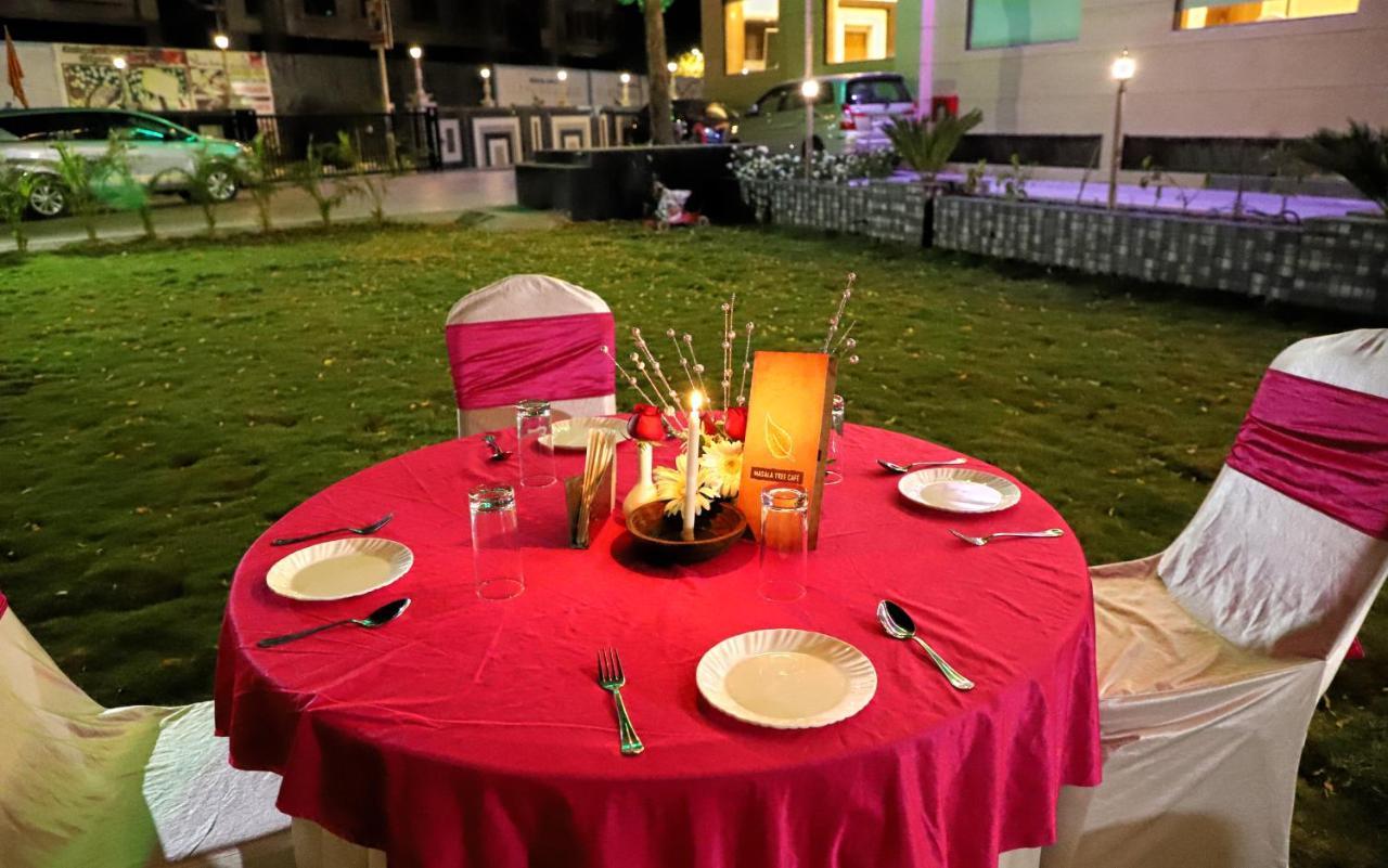 Sai Neem Tree Hotel Shirdi Bagian luar foto
